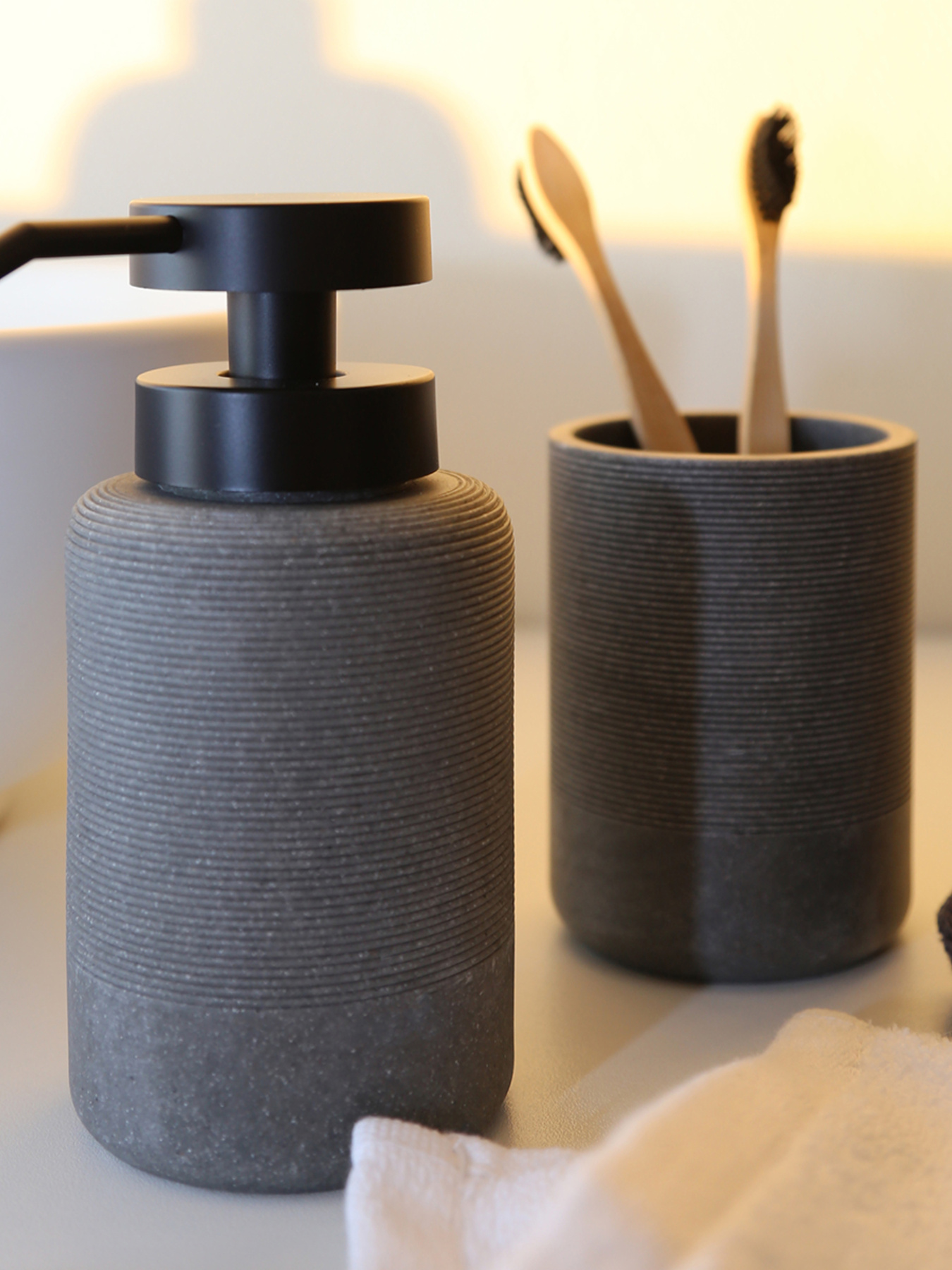 Подставка для зубных щеток "London" серая MBM MY HOME модель BA-41 GRAY Фото