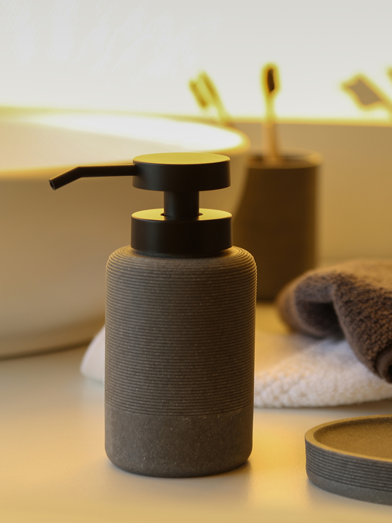 Диспенсер для жидкого мыла "London" серый MBM MY HOME модель BA-42 GRAY Фото