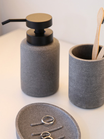 Диспенсер для рідкого мила "London" сірий MBM HOME модель BA-42 GRAY Фото