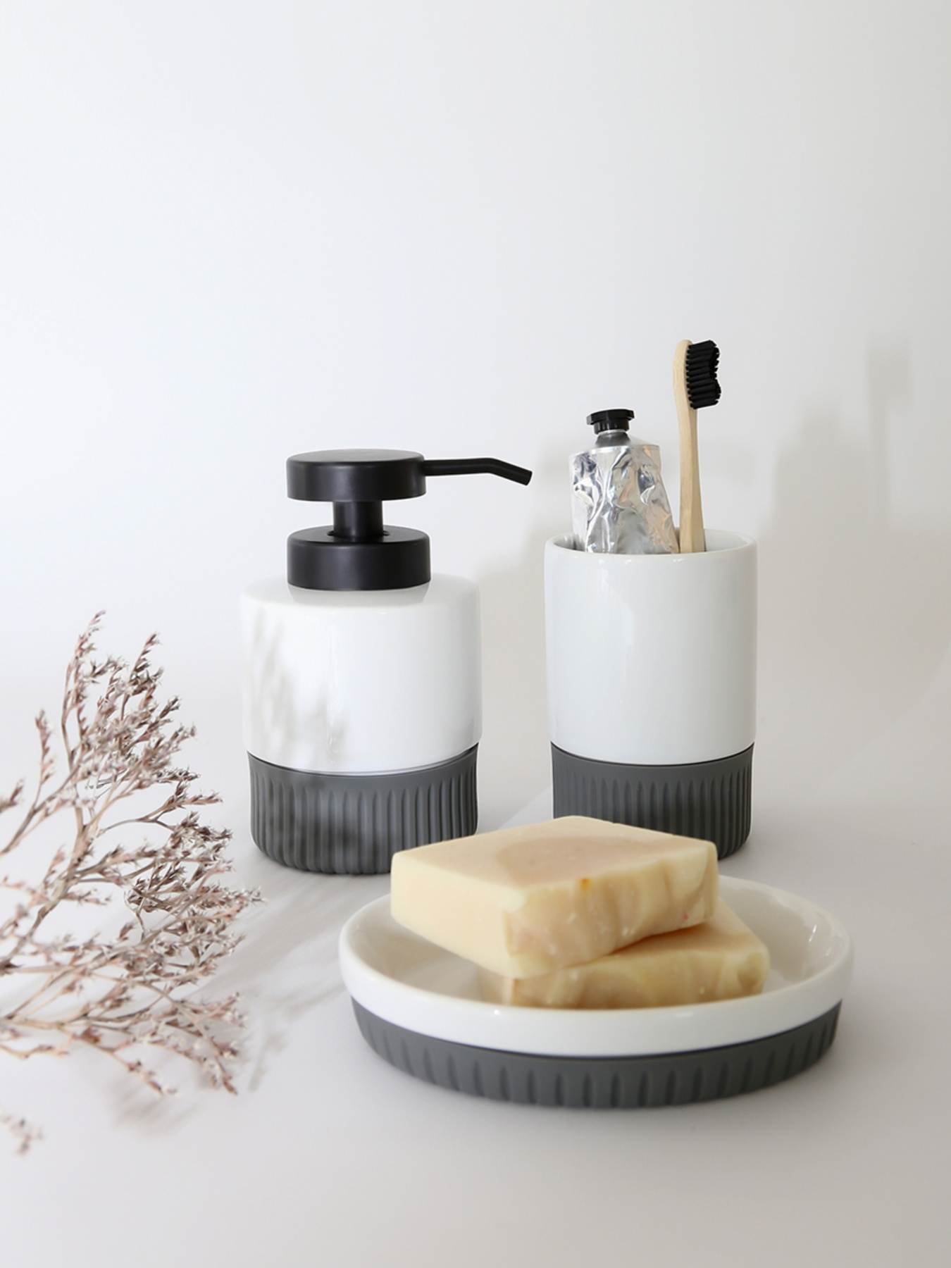 Подставка для зубных щеток "Stockholm" белая/серая MBM MY HOME модель BA-46 WHITE/GRAY Фото