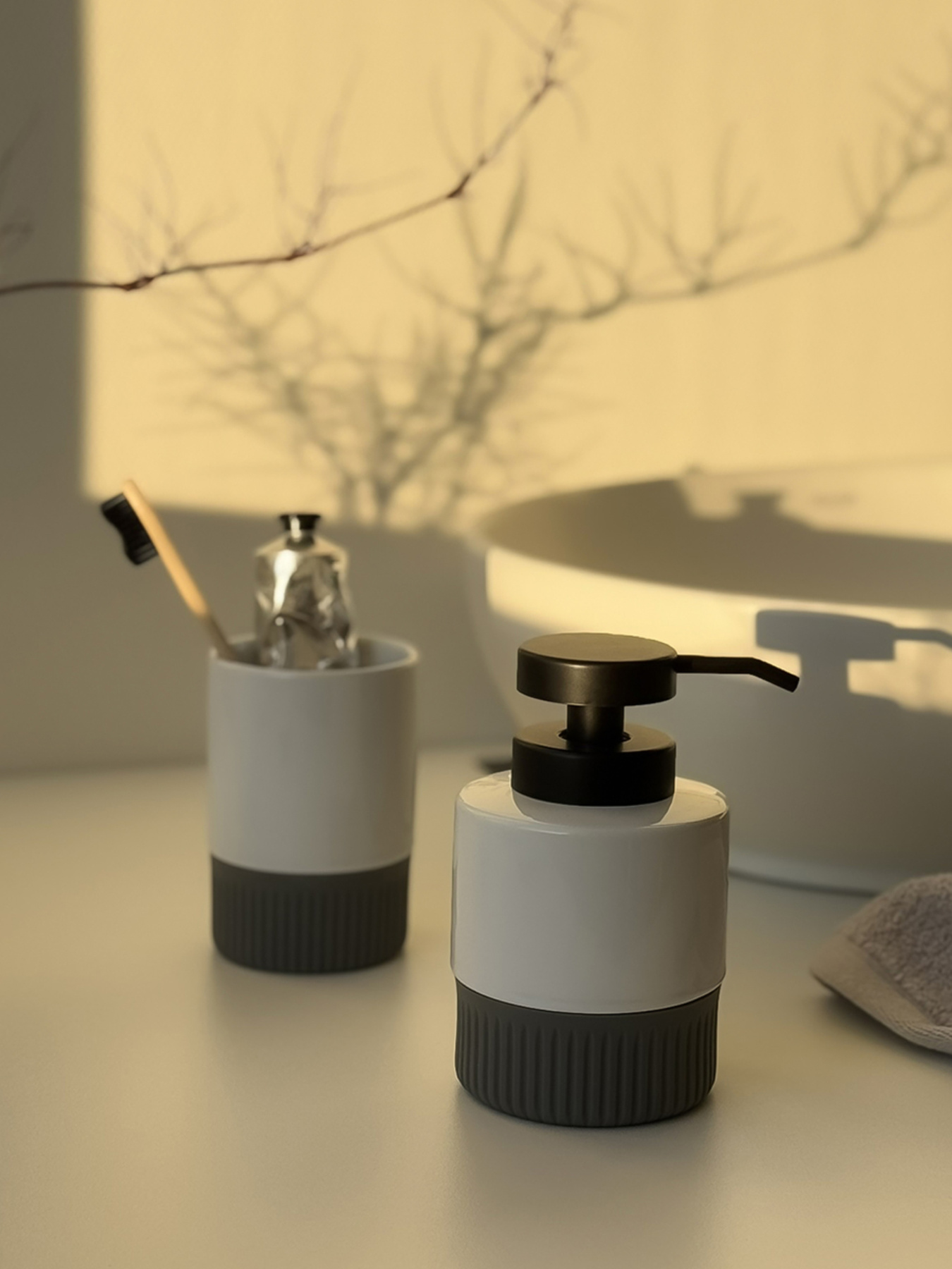 Подставка для зубных щеток "Stockholm" белая/серая MBM HOME модель BA-46 WHITE/GRAY Фото