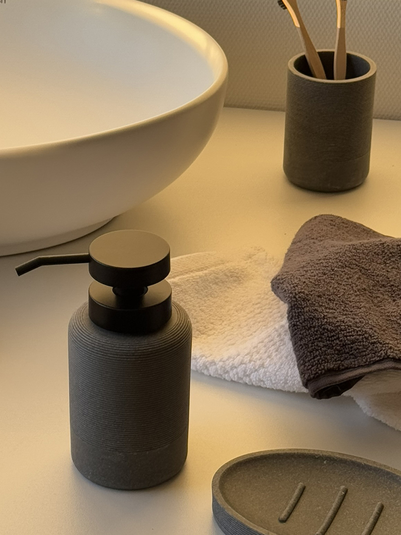 Набір аксесуарів для ванної кімнати сірий "London" MBM HOME модель MVM-MH-44 GRAY Набір аксесуарів для ванної кімнати сірий "London" MBM HOME модель MVM-MH-44 GRAY Фото