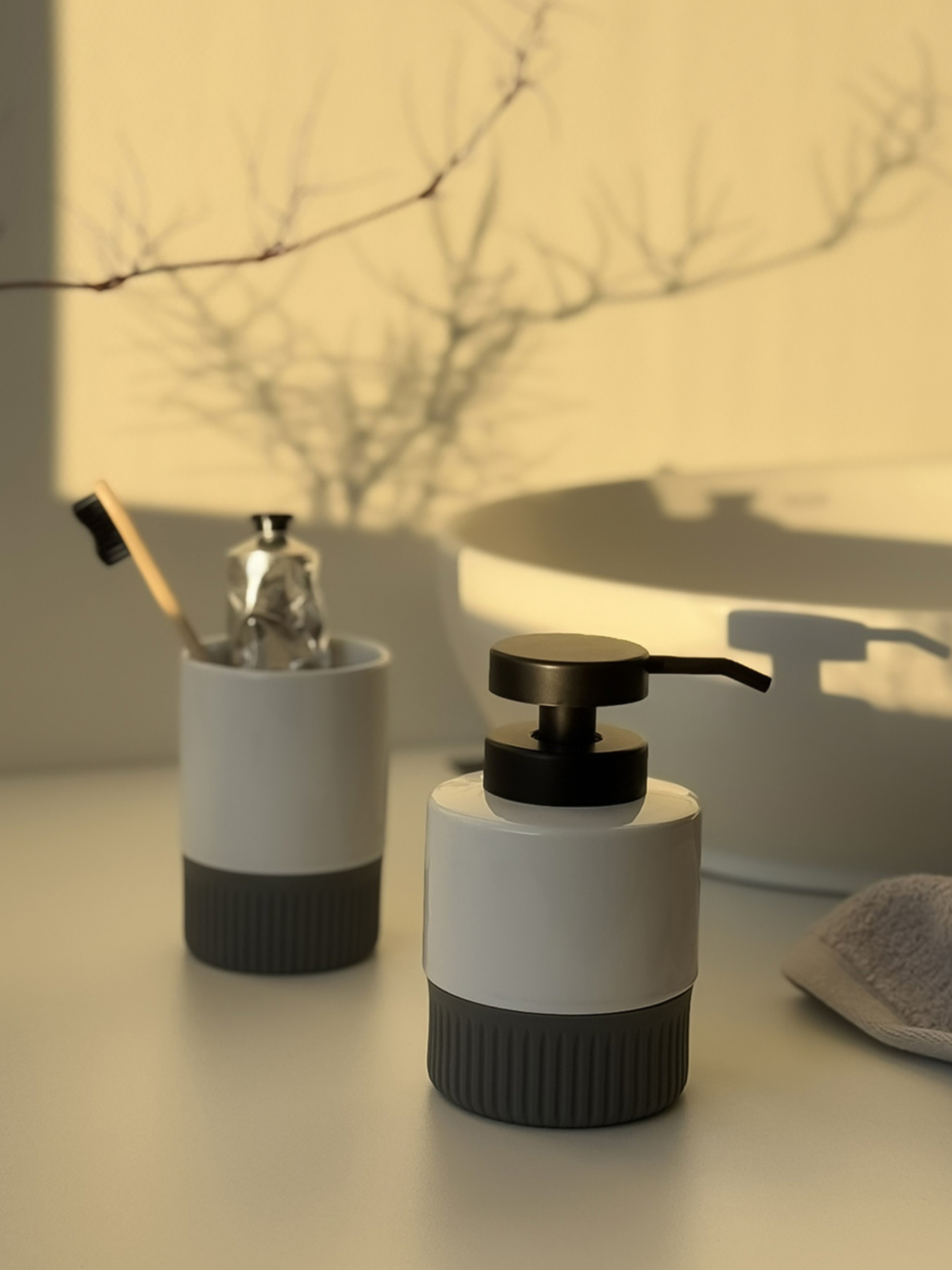 Набір аксесуарів для ванної кімнати "Stockholm"білий/сірий MBM HOME модель MVM-MH-45 WHITE/GRAY Набір аксесуарів для ванної кімнати "Stockholm"білий/сірий MBM HOME модель MVM-MH-45 WHITE/GRAY Фото