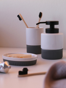 Набір аксесуарів для ванної кімнати "Stockholm"білий/сірий MBM HOME модель MVM-MH-45 WHITE/GRAY Набір аксесуарів для ванної кімнати "Stockholm"білий/сірий MBM HOME модель MVM-MH-45 WHITE/GRAY Фото