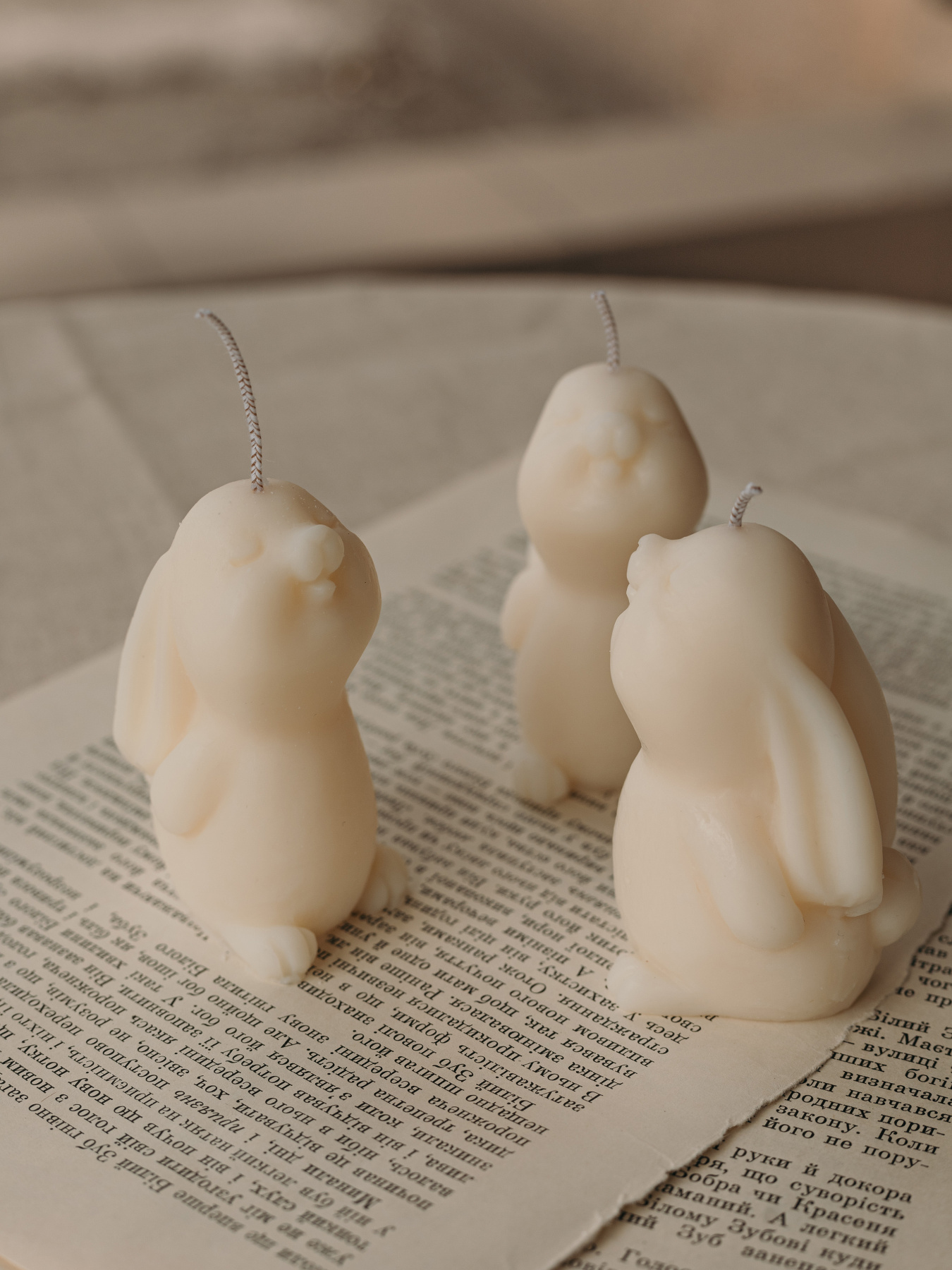 Ароматична свічка "Зайченя", аромат - "Japanese Cherry Blossom", з натурального оливкового воску Candle Design модель 140.2009 Фото