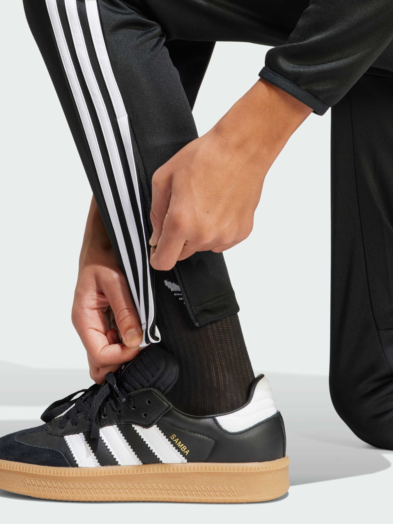 Штани спортивні Adidas Tiro модель JD0573 Фото