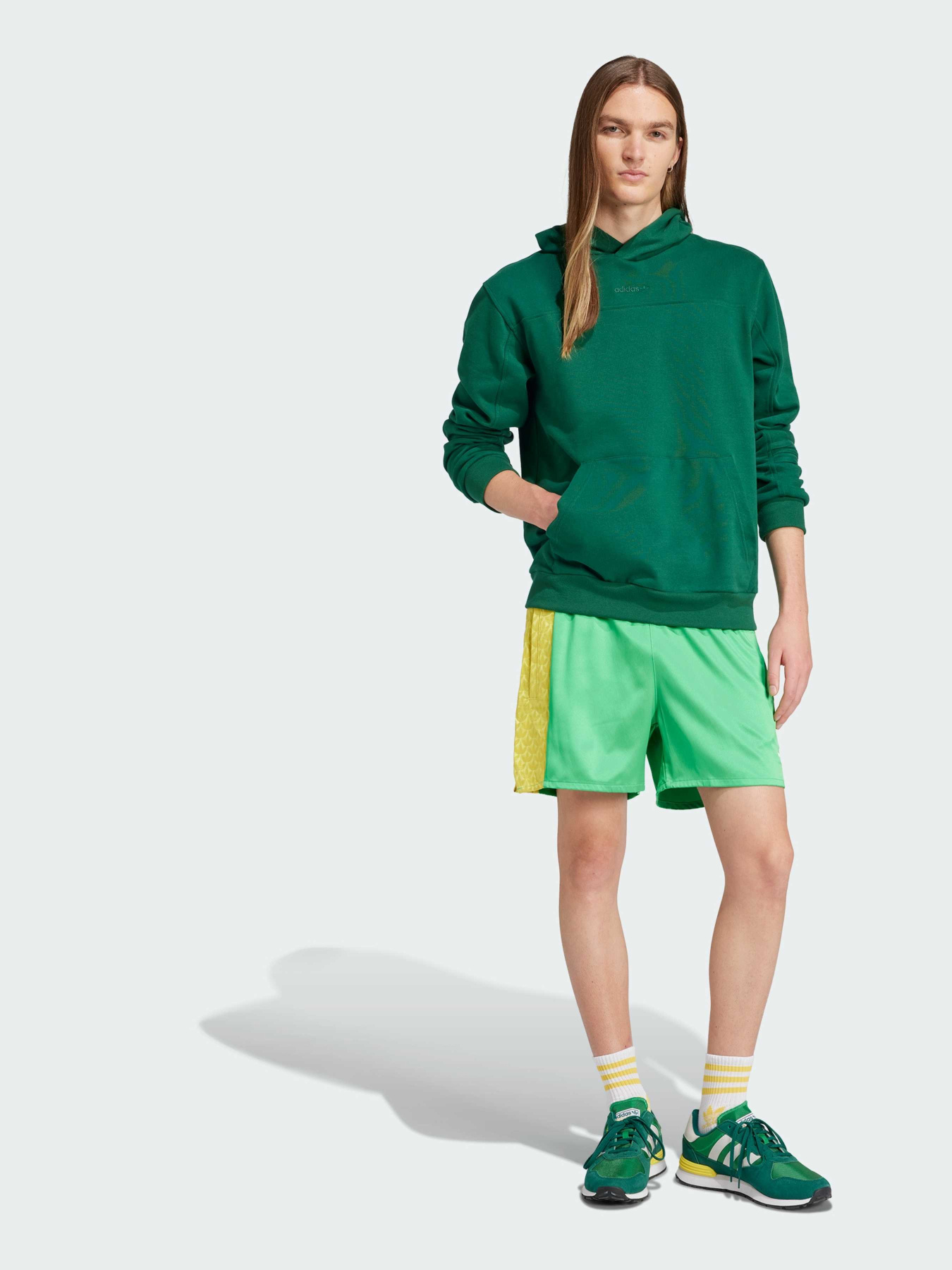 Шорти Adidas Graphics модель JP4445 Фото