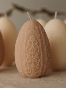 Пасхальная аромасвечка "Писанка цветочная", аромат "Гранатовый сидр", из натурального оливкового воска Candle Design модель 170.2002 Фото