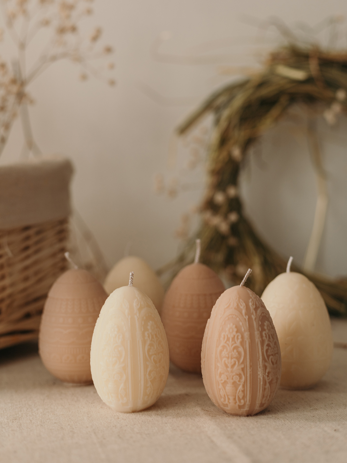 Пасхальная аромасвечка "Писанка в полоску", аромат "Гранатовый сидр", з натурального оливкового воску Candle Design модель 170.2003 Фото