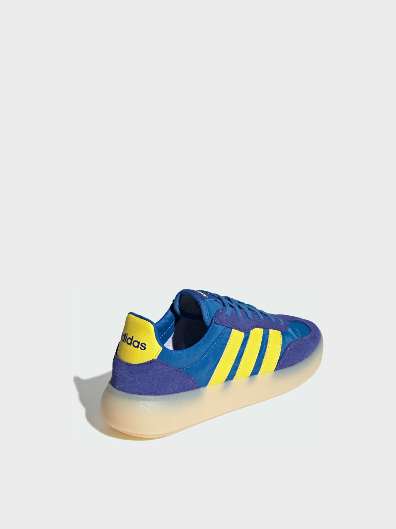 Кроссовки повседневные Adidas модель JI2319 Фото