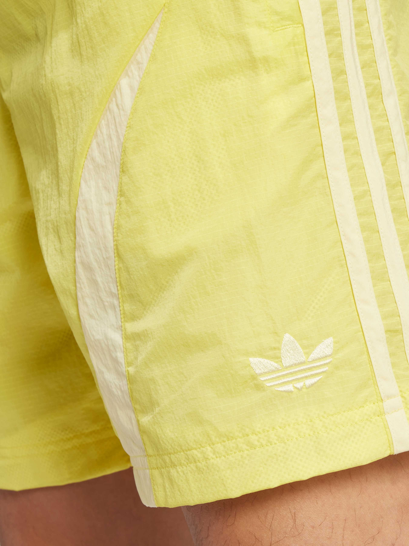 Повседневные шорты Adidas Adicolor модель JP1130 Фото