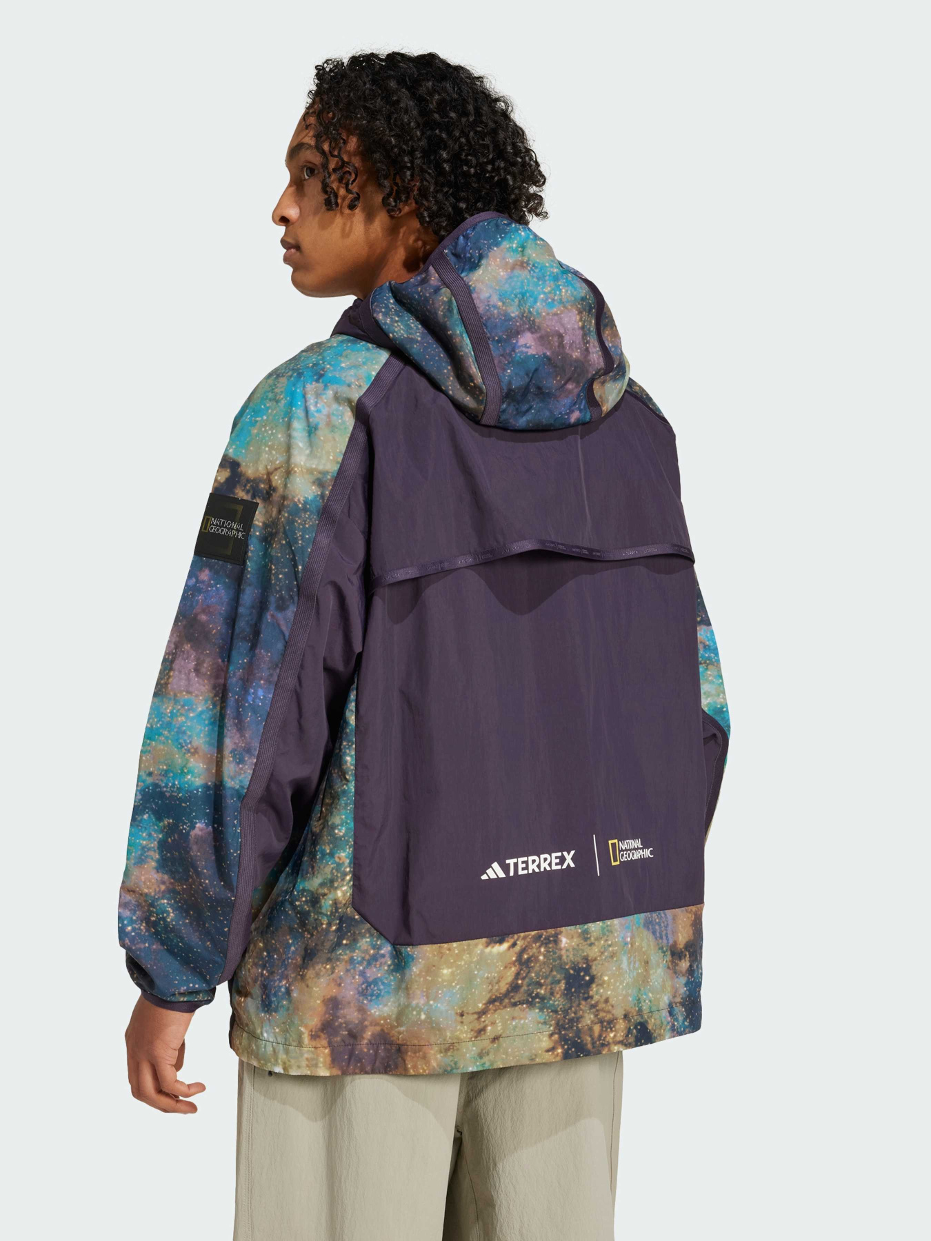 Ветровка Adidas модель JD5839 Фото