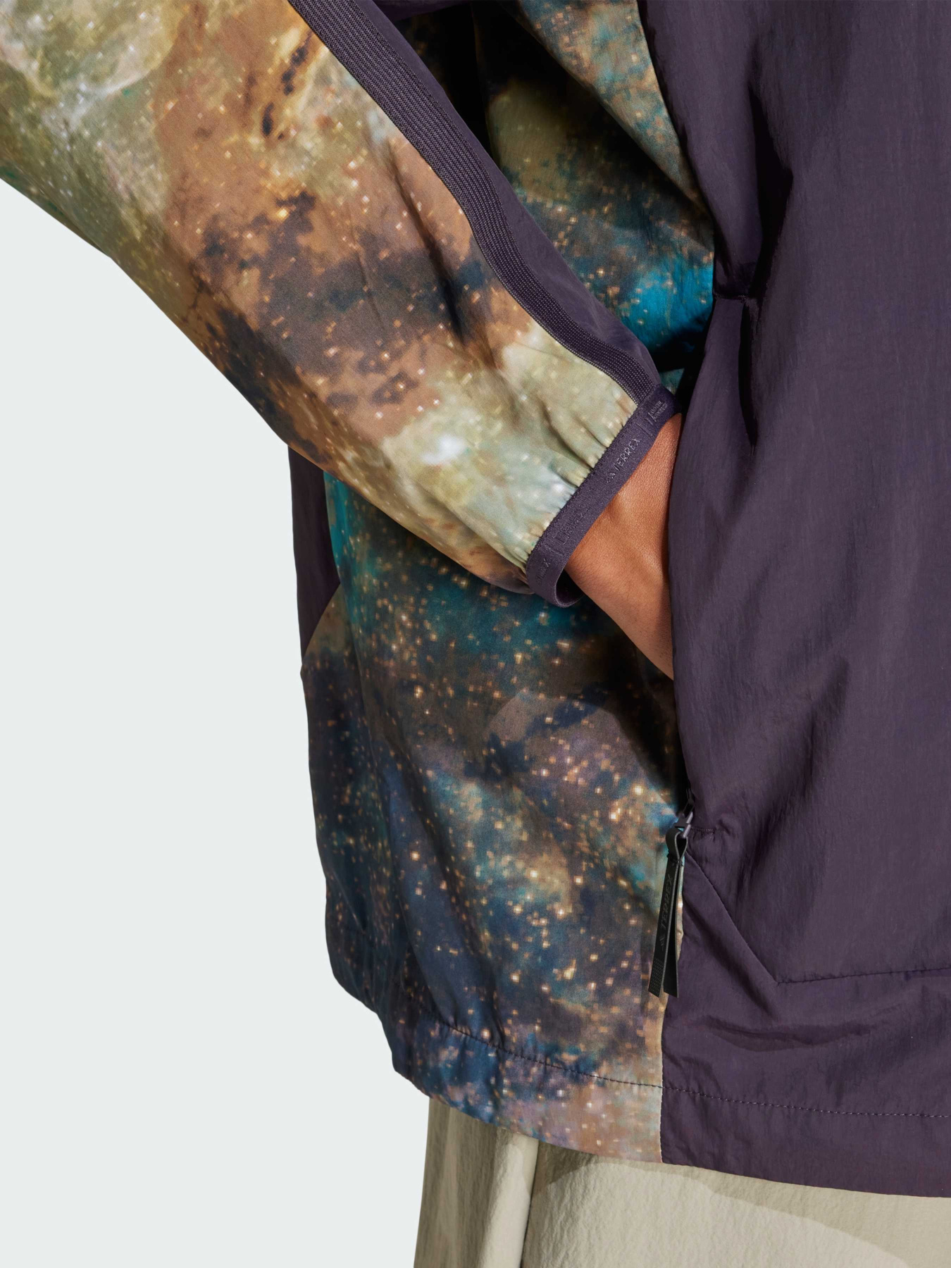 Вітровка Adidas модель JD5839 Вітровка Adidas модель JD5839 Фото