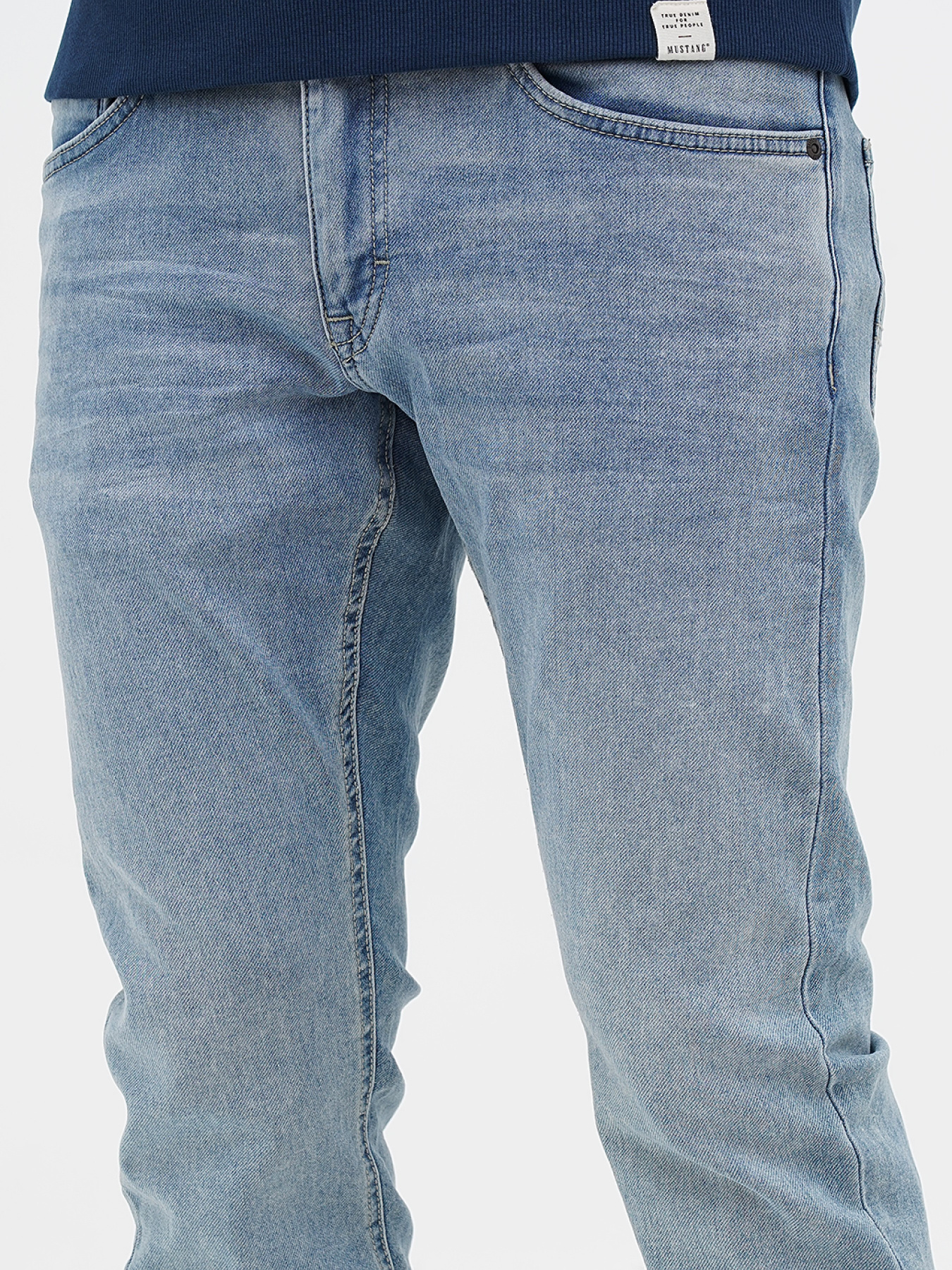 Зауженные джинсы Mustang Jeans Oregon Slim модель 1013682 Фото