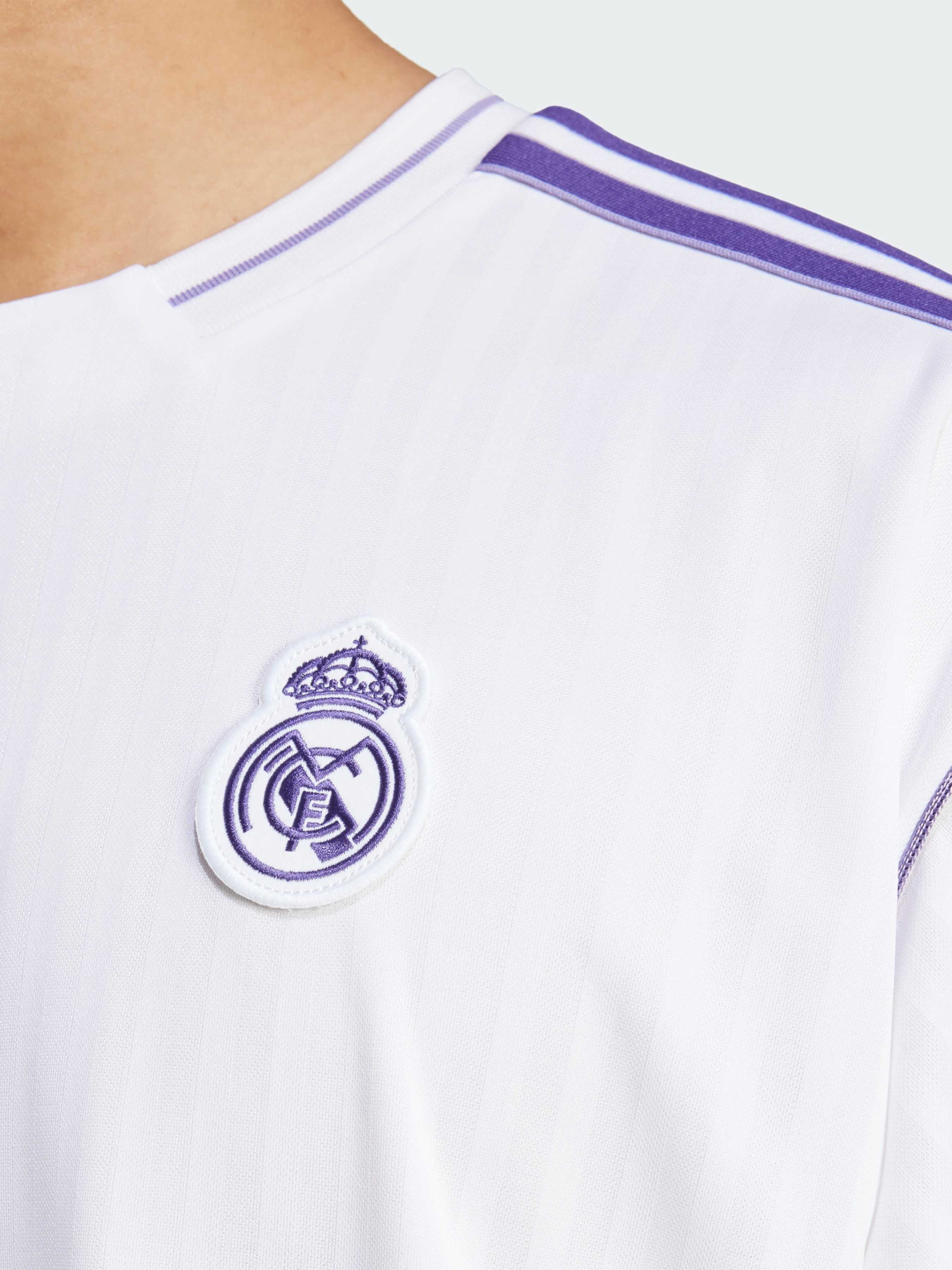 Футболка Adidas модель JF2581 Футболка Adidas модель JF2581 Фото