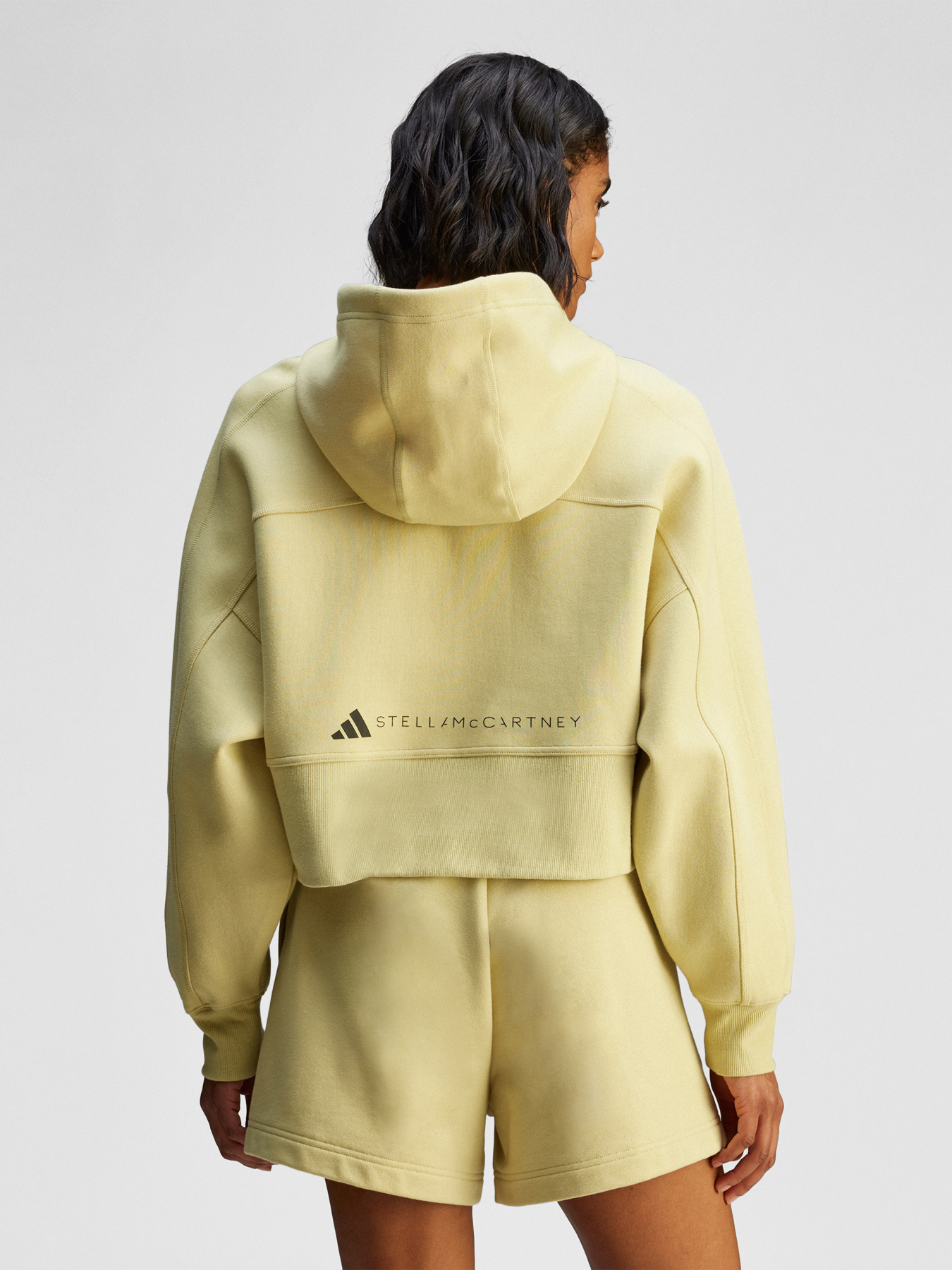 Кофта спортивная Adidas модель JJ0142 Кофта спортивная Adidas модель JJ0142 Фото