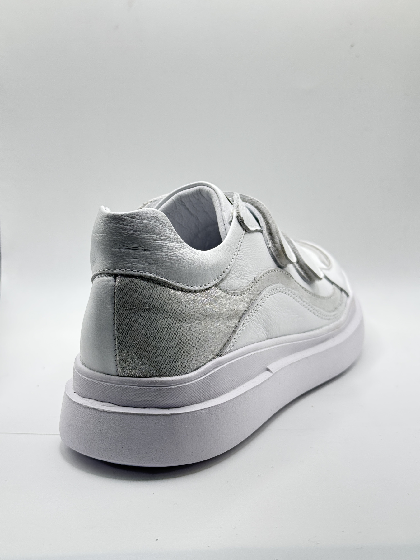 Кросівки повсякденні Perlina модель 105white25 Кросівки повсякденні Perlina модель 105white25 Фото