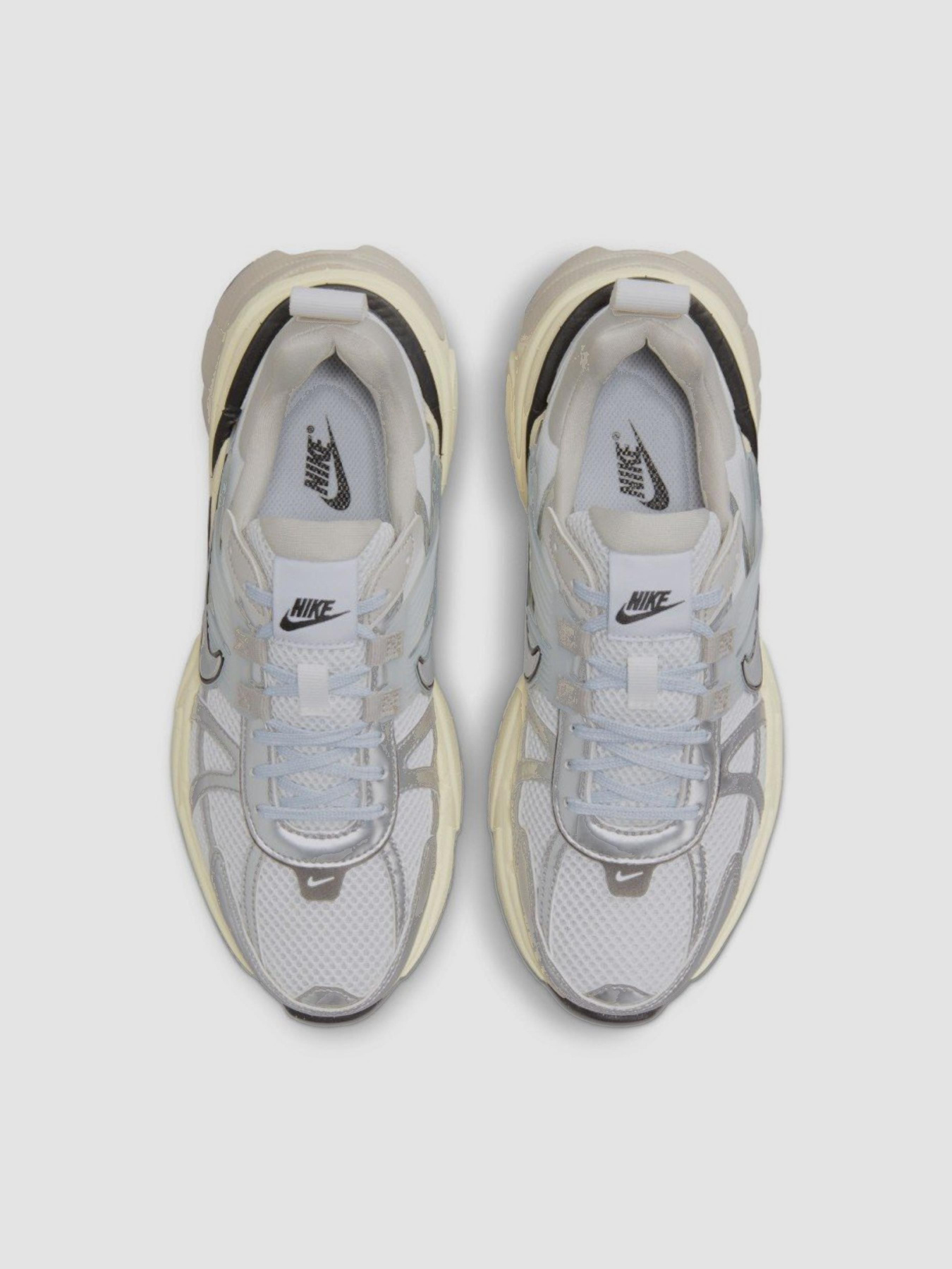 Кроссовки для бега NIKE Wmns V2k Run модель FD0736-100 Фото