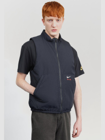 Утеплений жилет NIKE Air Insulated Woven Vest модель FZ4697-010 Фото