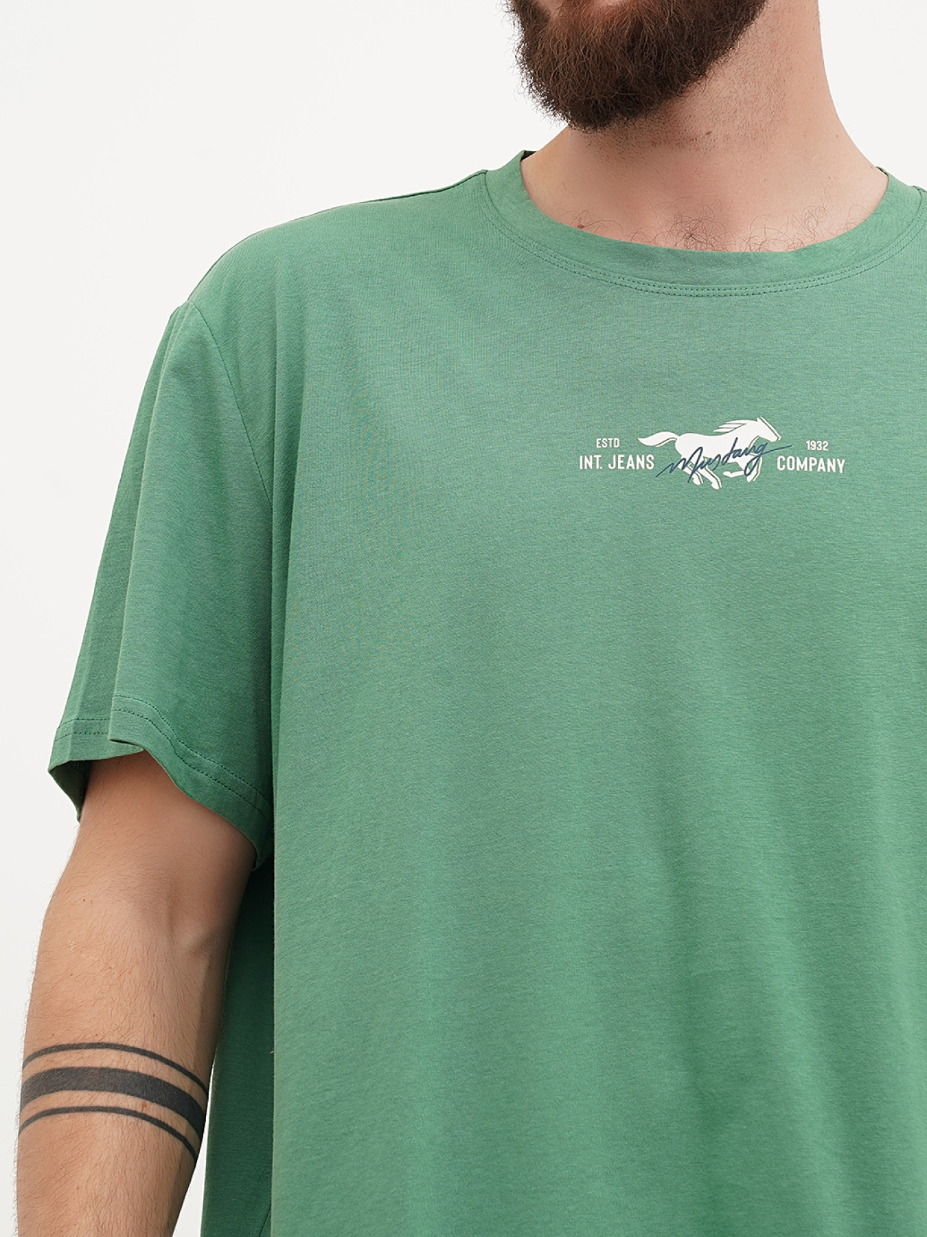 Футболка Mustang Jeans Austin модель 6015058 Фото