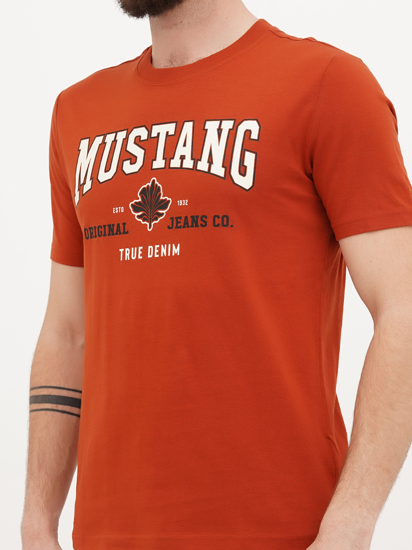 Футболка Mustang Jeans Alex C Print модель 1014462 Фото