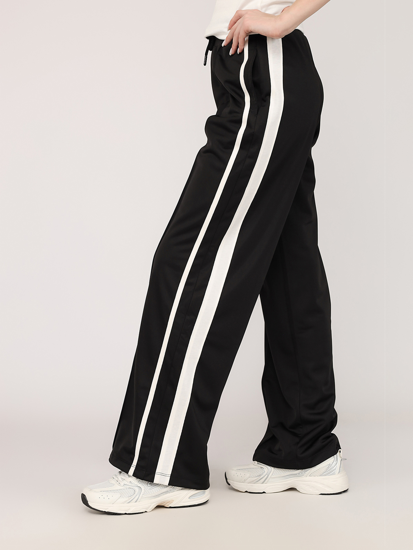 Спортивні штани YUKI модель ЦБ-00269347 Фото