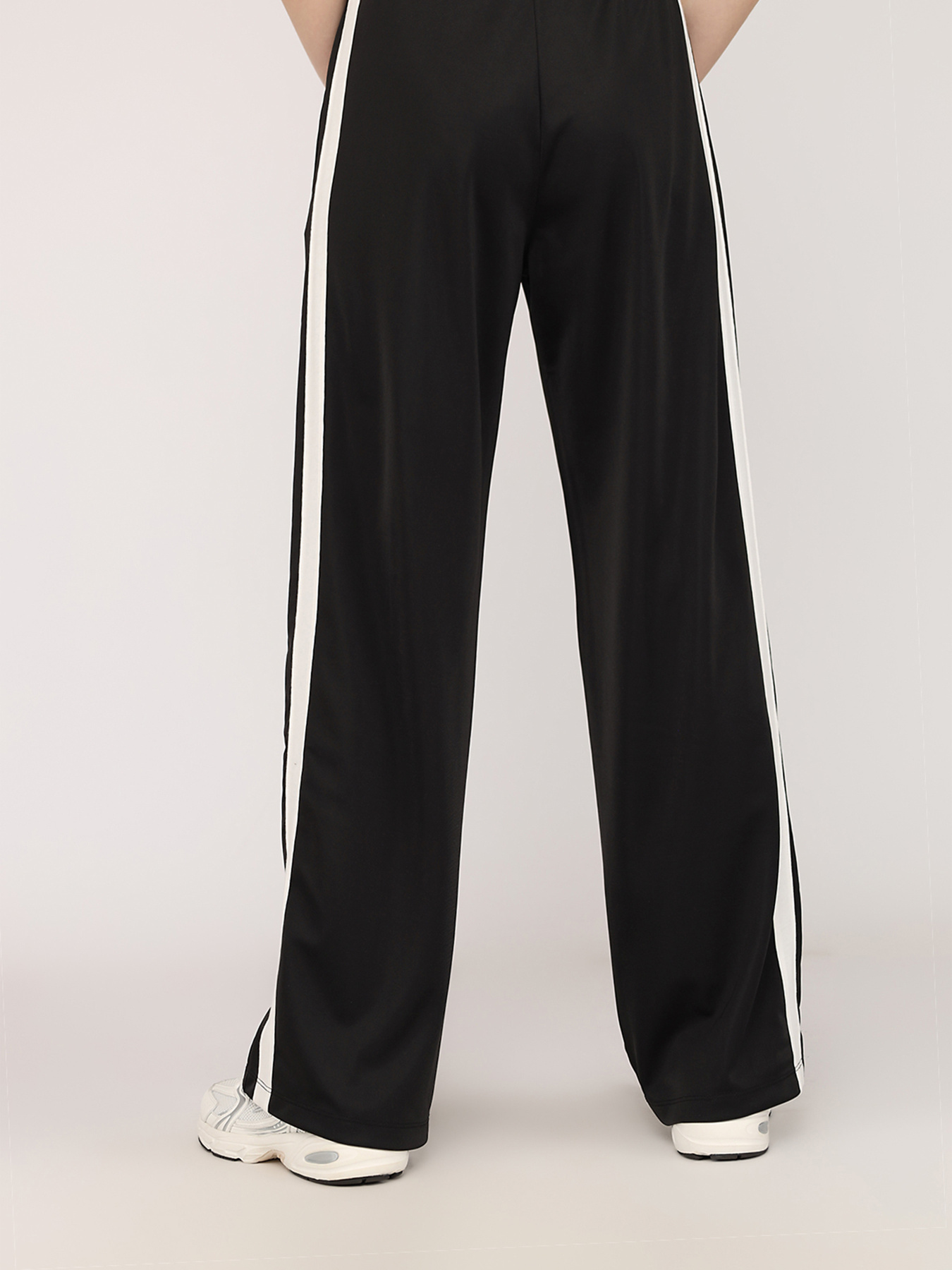 Спортивні штани YUKI модель ЦБ-00269347 Фото