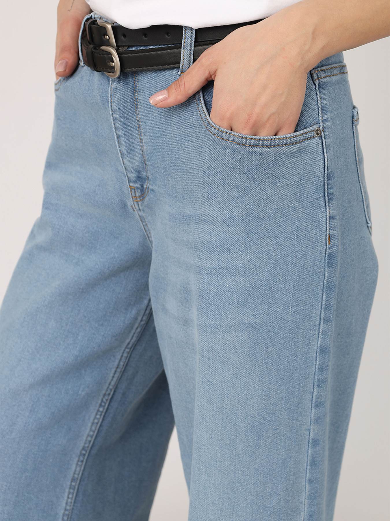 Джинсы YUKI модель ЦБ-00270126 Джинсы YUKI модель ЦБ-00270126 Фото