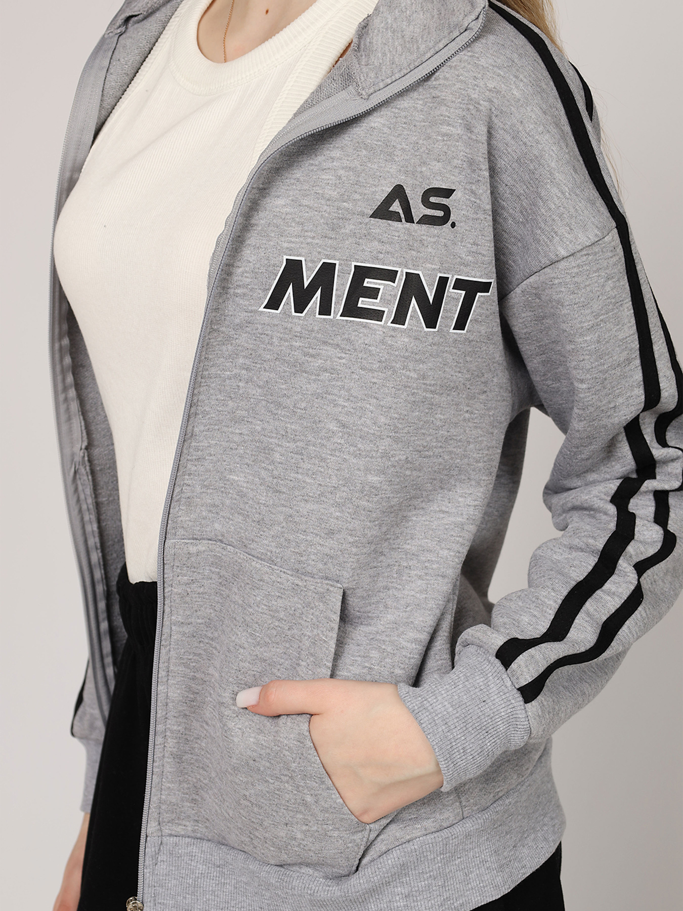 Спортивна кофта YUKI модель ЦБ-00270856 Фото