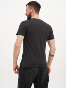 Футболка Mustang Jeans Austin модель 2015828 Футболка Mustang Jeans Austin модель 2015828 Фото