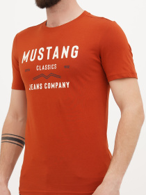 Футболка Mustang Jeans Alex C Print модель 1014446 Фото