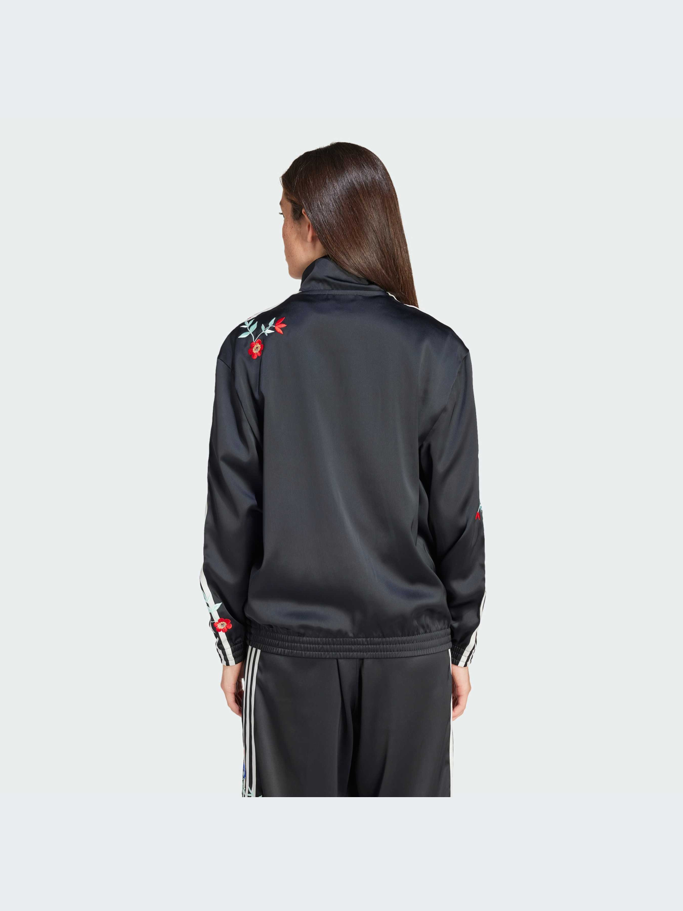 Худи и свитшоты Adidas Graphics модель IT5376-KZ Фото