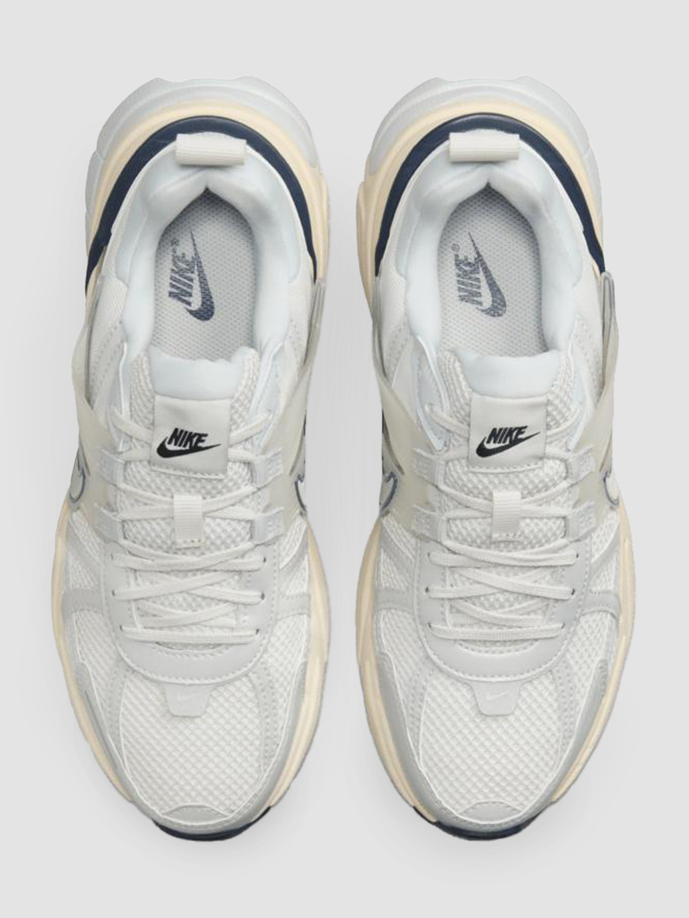 Кроссовки для бега NIKE V2k Run модель FD0736-004 Фото