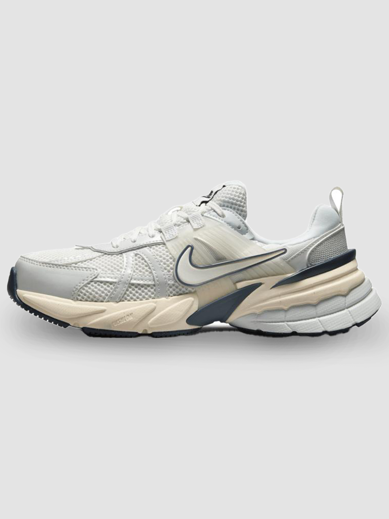 Кросівки для бігу NIKE V2k Run модель FD0736-004 Фото