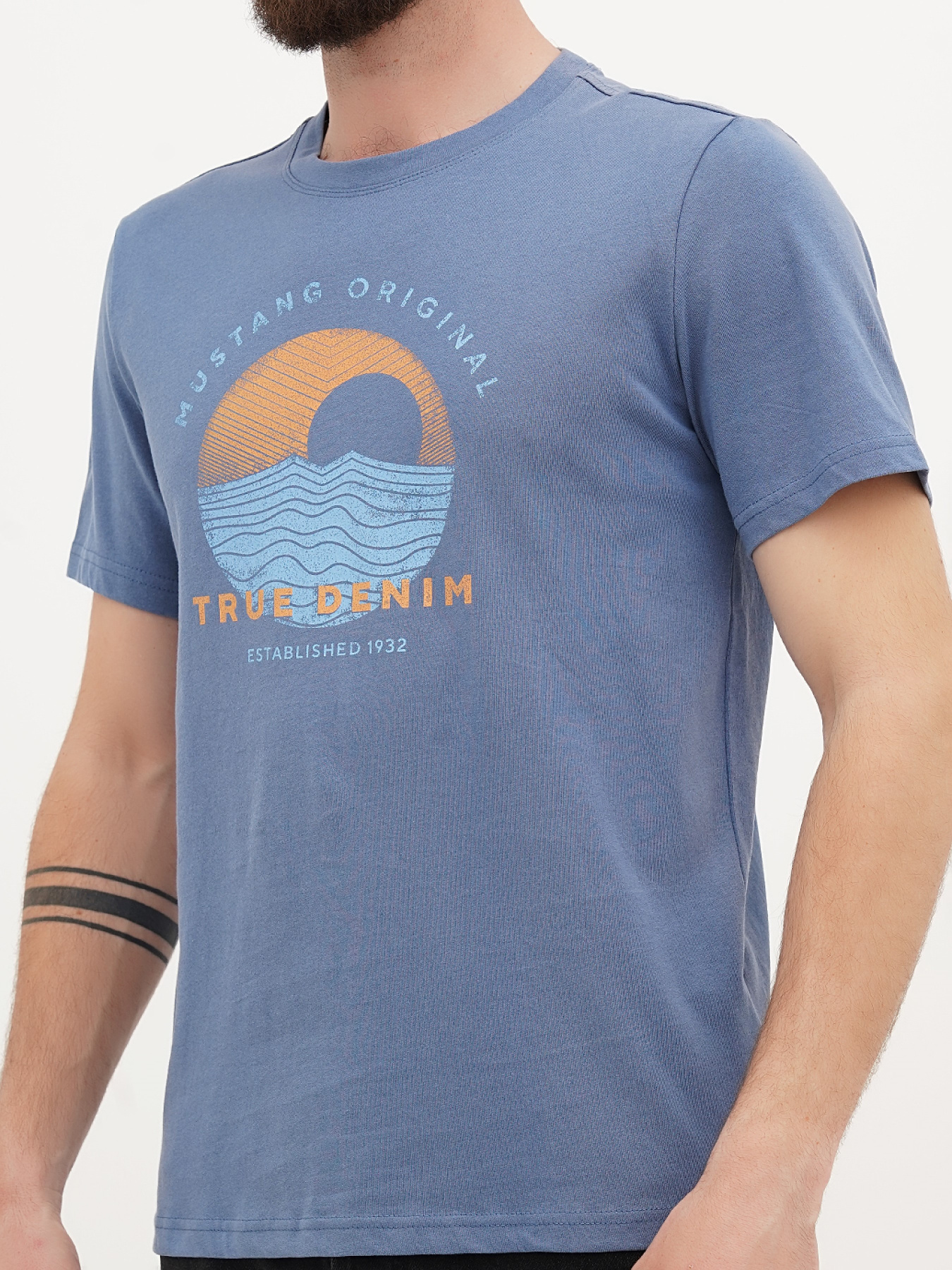 Футболка Mustang Jeans Alex C Print модель 1013821 Фото
