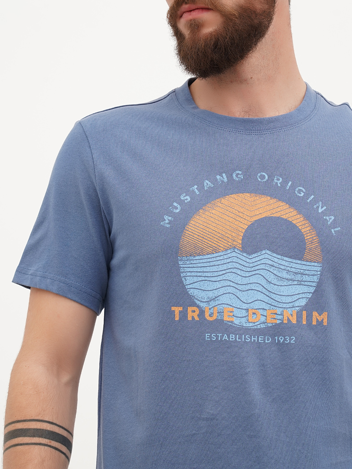 Футболка Mustang Jeans Alex C Print модель 1013821 Фото