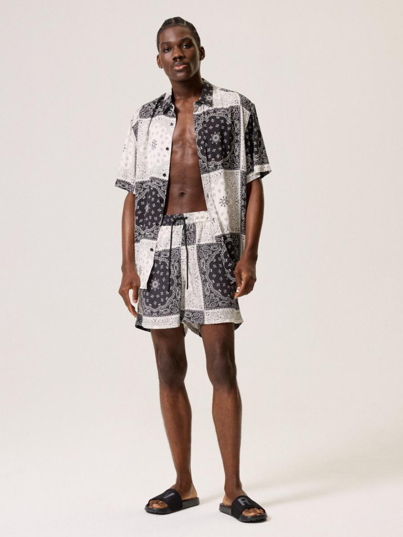 Повсякденні шорти DIVERSE Bandamos модель 10044461 Фото