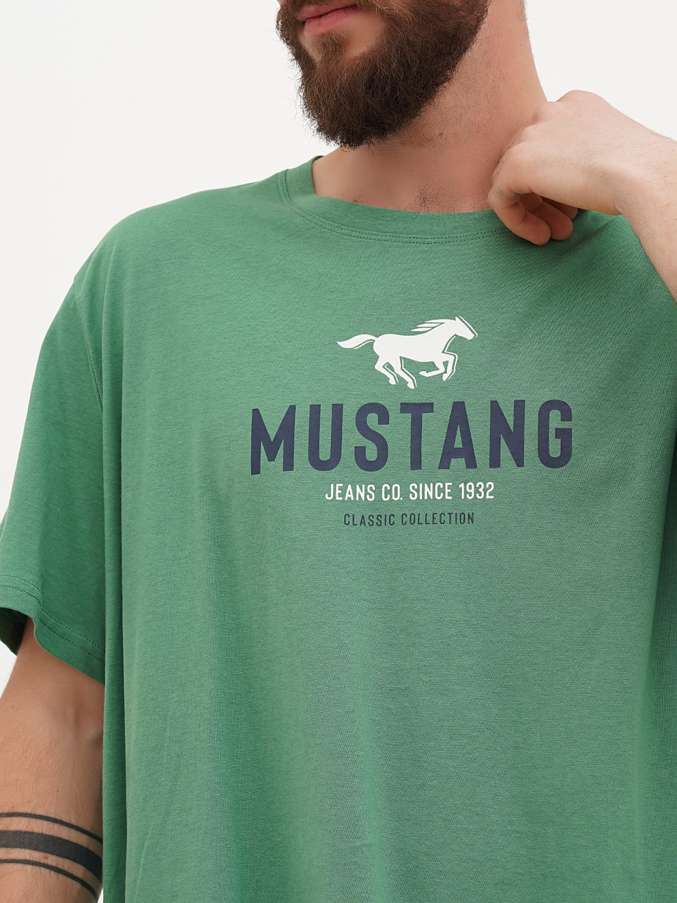 Футболка Mustang Jeans Austin модель 4015059 Фото