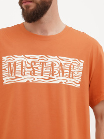 Футболка Mustang Jeans Austin модель 2015070 Футболка Mustang Jeans Austin модель 2015070 Фото