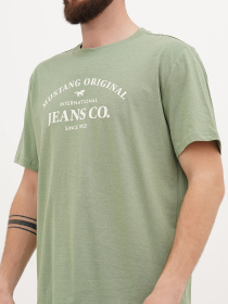 Футболка Mustang Jeans Austin модель 3014942 Фото