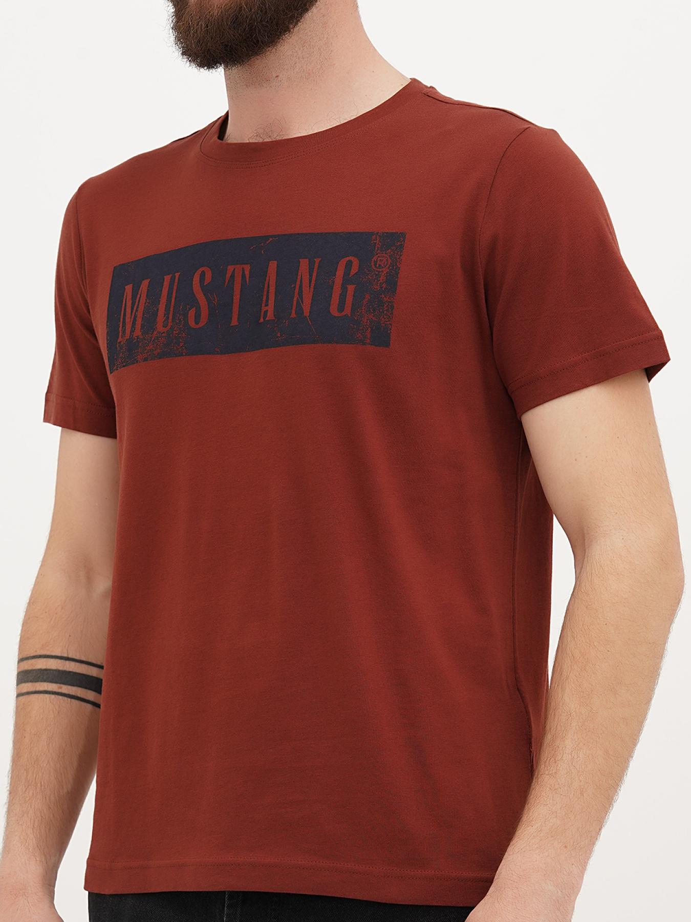 Футболка Mustang Jeans Austin модель 1015837 Фото