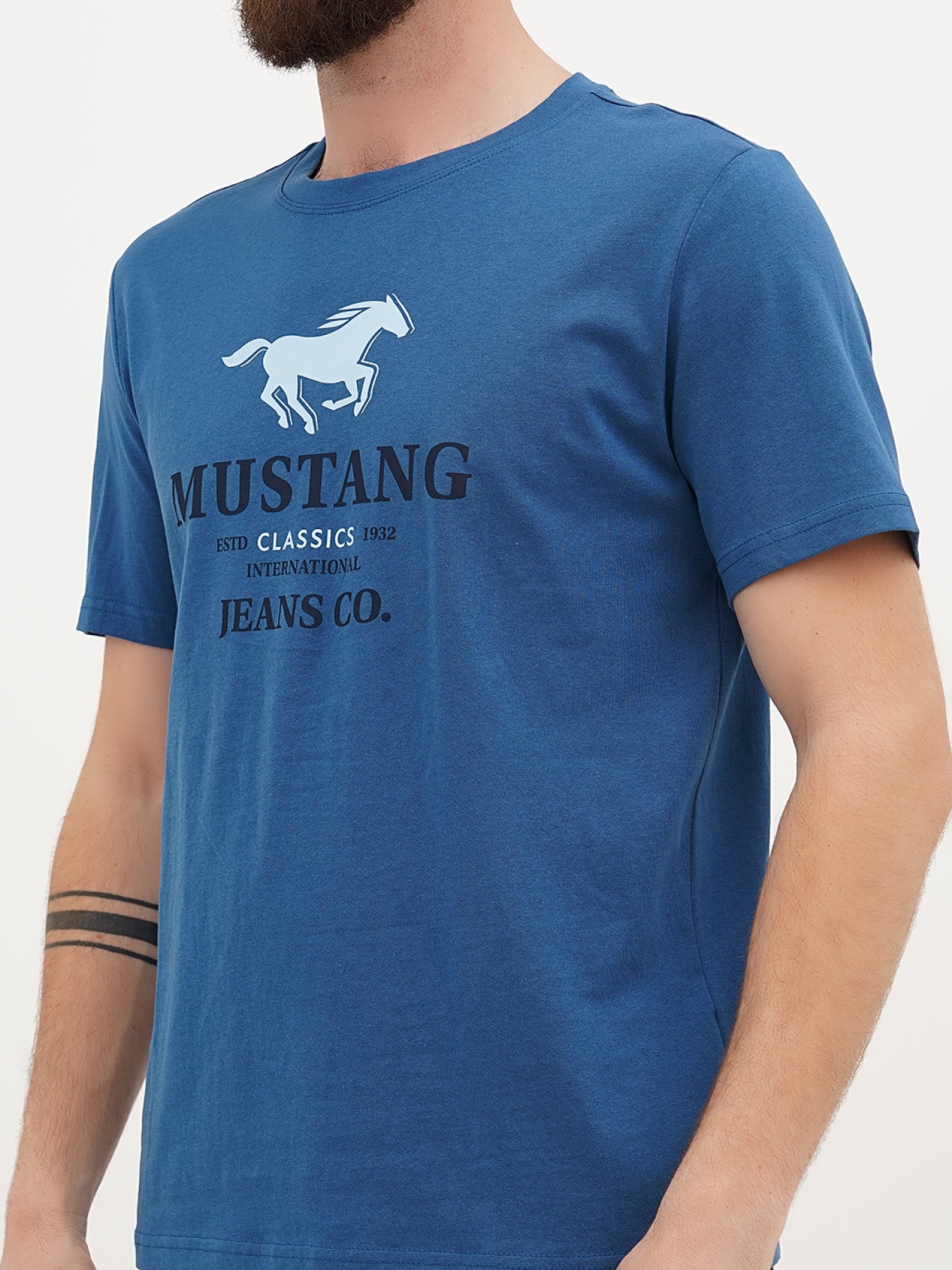 Футболка Mustang Jeans Austin модель 1014944 Фото