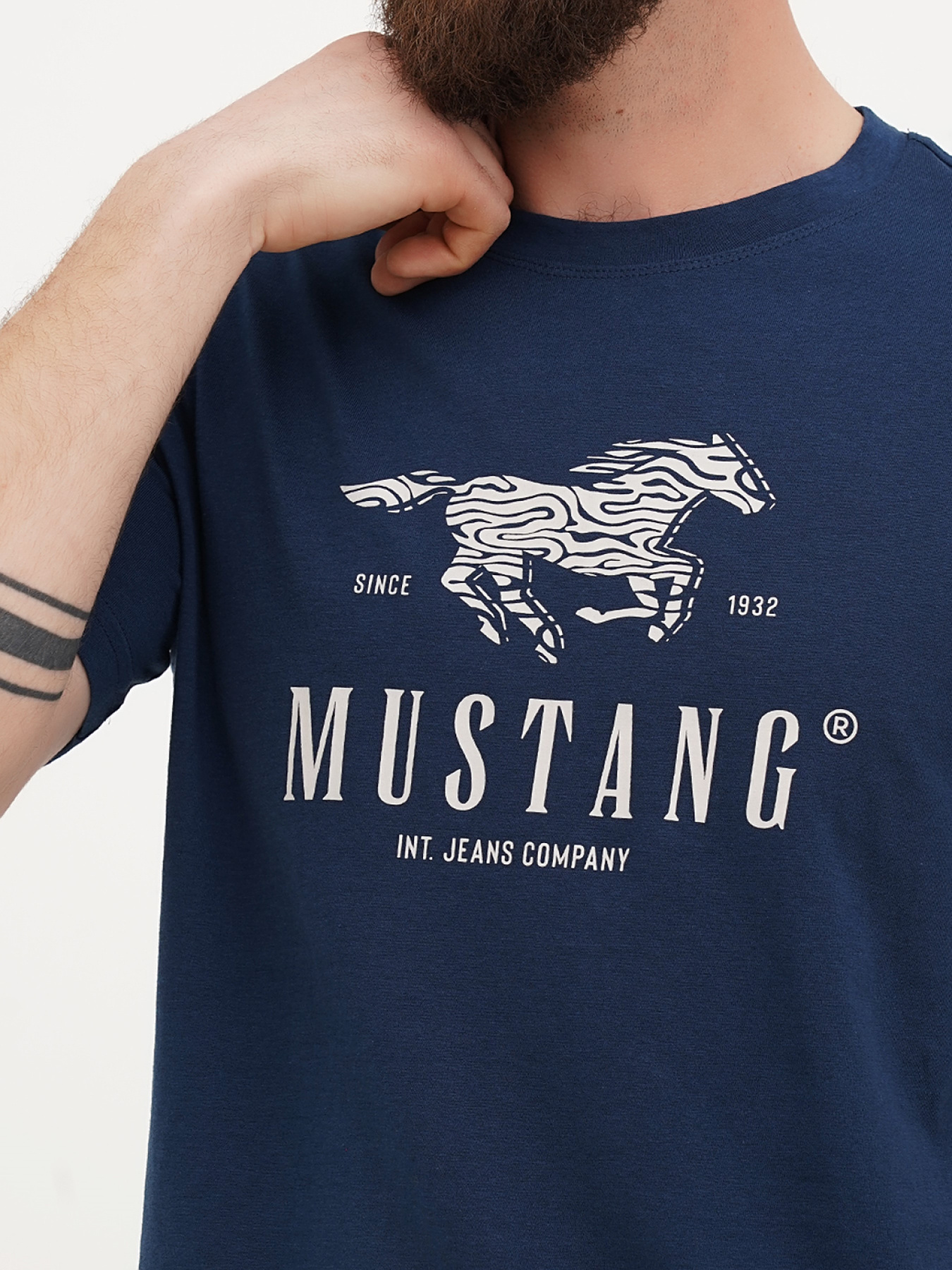 Футболка Mustang Jeans Austin модель 1015069 Фото