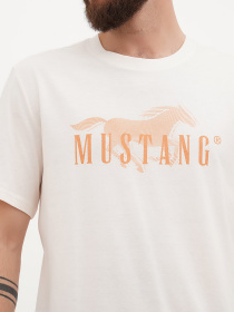 Футболка Mustang Jeans Austin модель 1014928 Фото