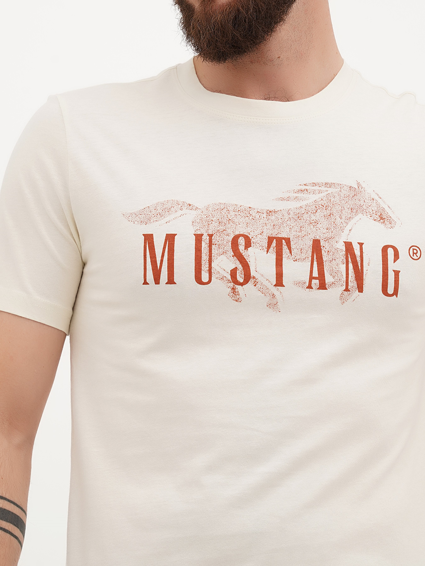 Футболка Mustang Jeans Alex C Print модель 1014458 Фото