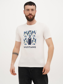Футболка Mustang Jeans Austin модель 1014954 Фото