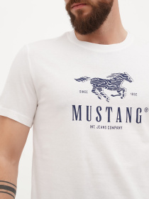Футболка Mustang Jeans Austin модель 1025069 Фото