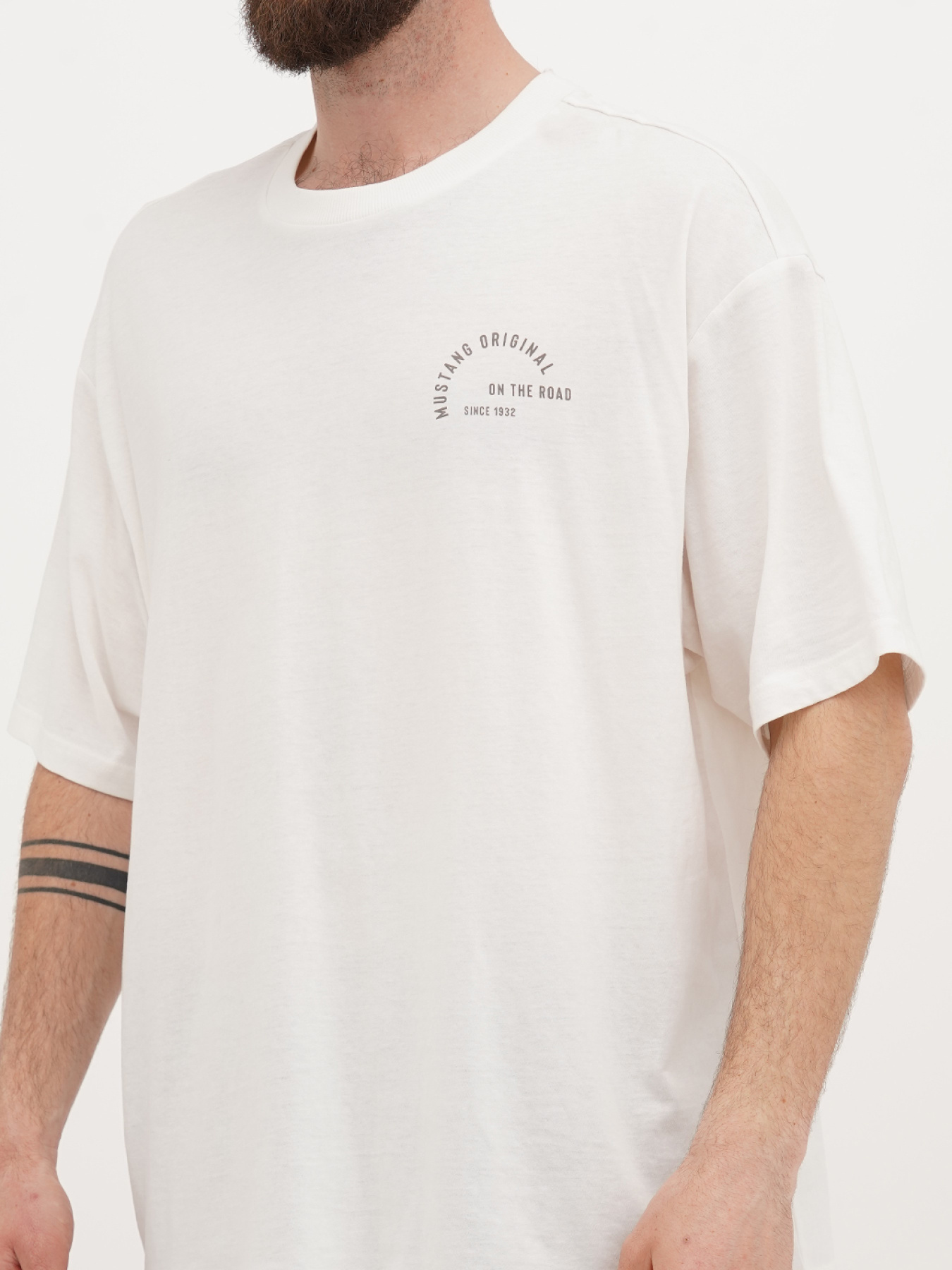 Футболка Mustang Jeans Aidan C Print модель 1014086 Фото