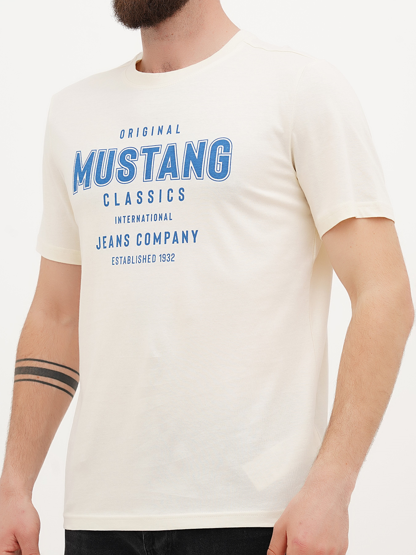 Футболка Mustang Jeans Alex C Print модель 1014459 Фото