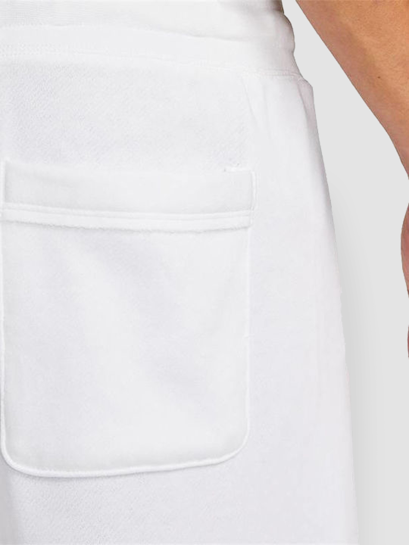 Повсякденні шорти NIKE Club Alumni Hbr Ft Short модель DX0502-100 Повсякденні шорти NIKE Club Alumni Hbr Ft Short модель DX0502-100 Фото